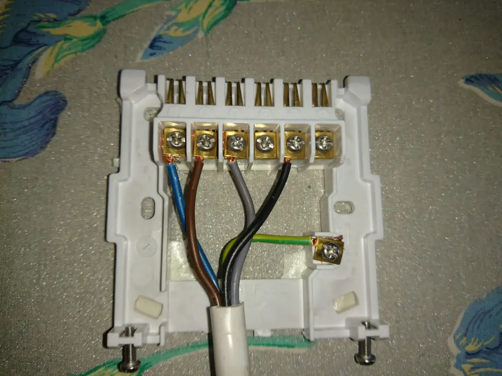 Hive wiring help please | DIYnot Forums