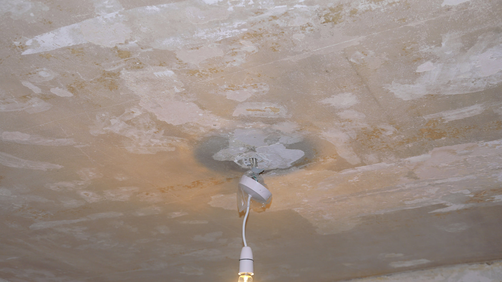 Skimming Over Old Flaky Painted Ceiling Diynot Forums