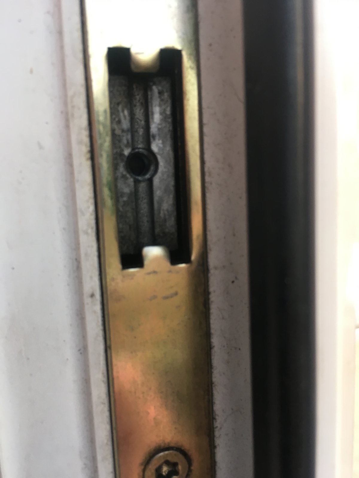 Where can I get/what is this part of a Upvc French door latch? | DIYnot ...