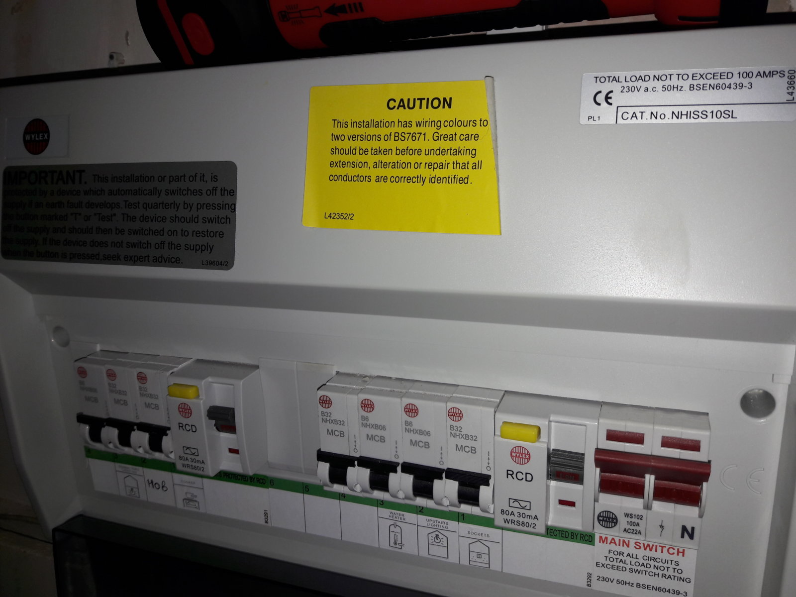 How old is this consumer unit? | DIYnot Forums