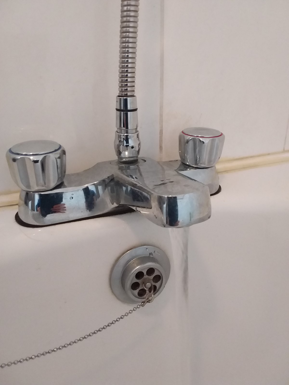 How do I clean feeder pipe to hot water tap? | DIYnot Forums