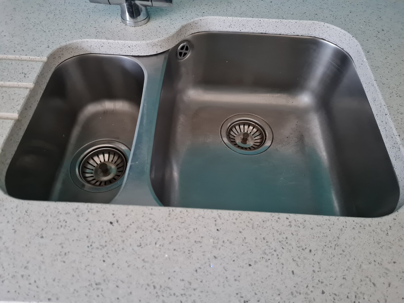 Undermount Kitchen Sink Silicone Mouldy | DIYnot Forums