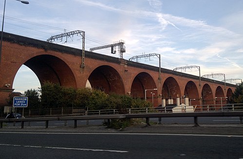 500px-Stockport_Viaduct_in_2012.jpg