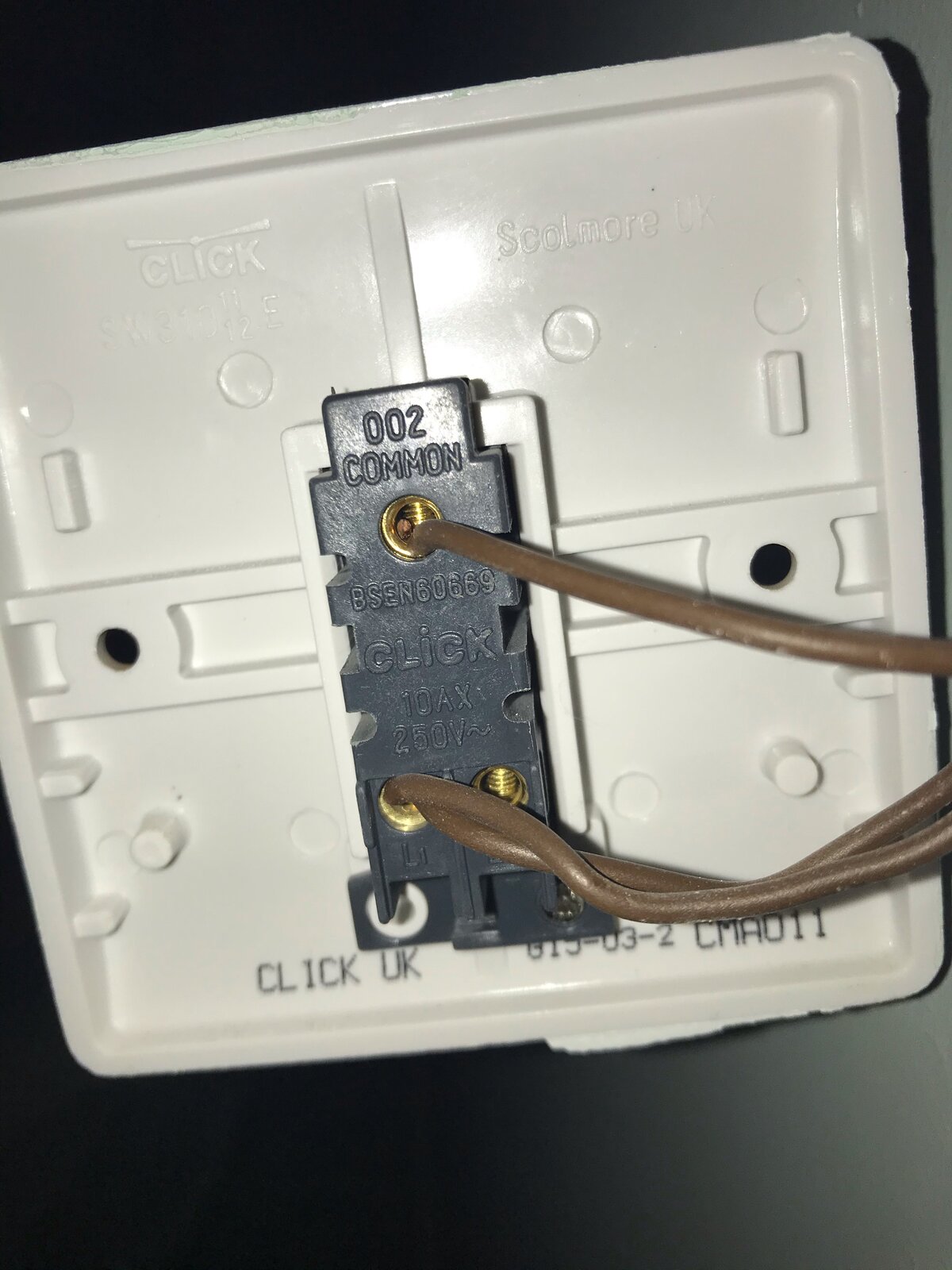1 gang, 1 way switch wiring explanation please DIYnot Forums
