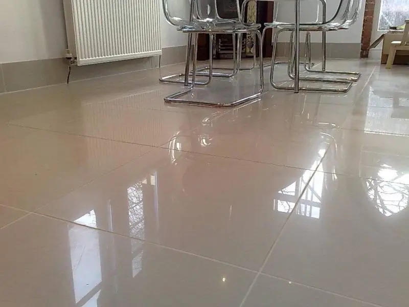 45 sqm polished porcelain tiled floor