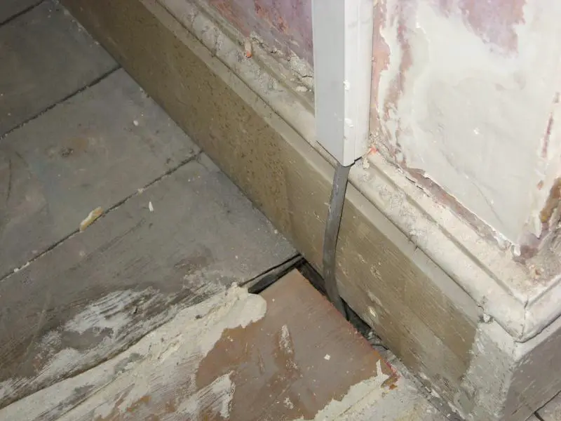 Running cable behind skirting for new electrical socket | DIYnot Forums