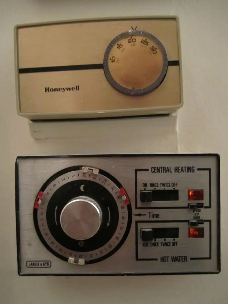 Programmer/Thermostat-1