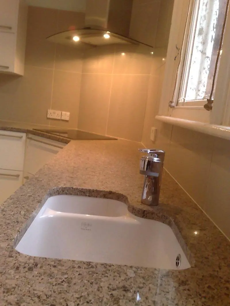 tiled splashbacks in polished porcelain