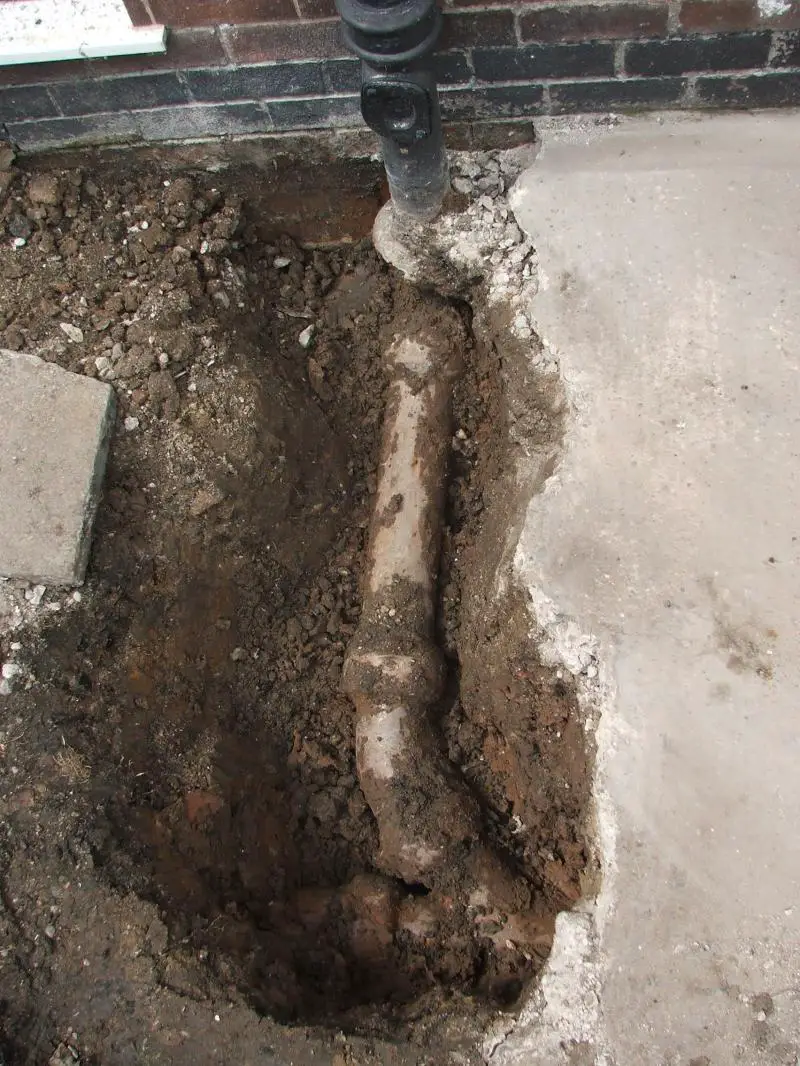 replacing-cast-iron-soil-stack-incl-connection-to-foul-sewer-diynot