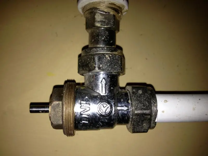 Can anyone identify this TRV valve? | DIYnot Forums