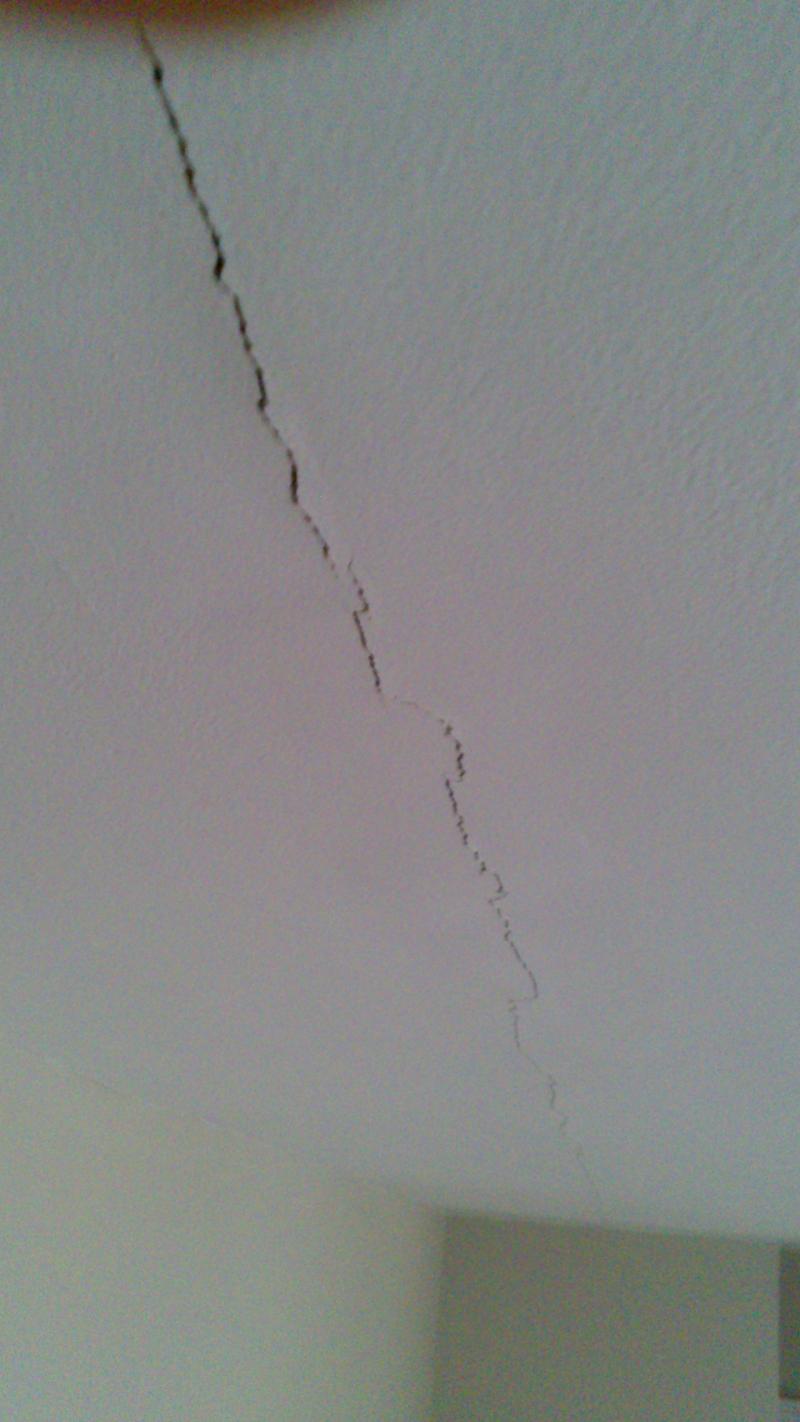 How To Stop Hairline Cracks In Sheetrock Join Coming Back