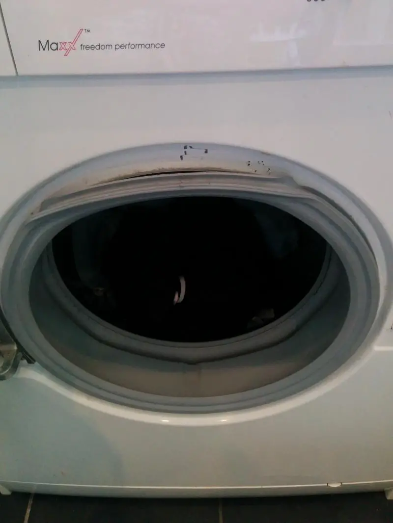 Re Fitting Rubber Seal On Washing Machine By The Door DIYnot Forums   Full